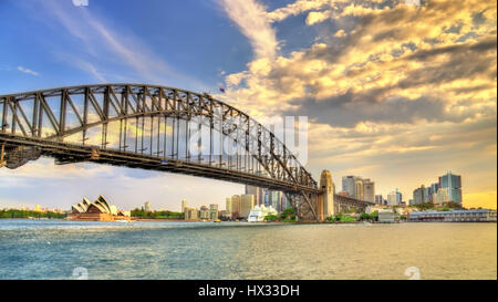 Sydney Harbour Bridge de Milsons Point, Australie. Banque D'Images