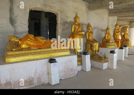 Big Buddha siège au plus haut sommet de collines nakkerd à ao chalong. c'est 45 mètres de haut statue en marbre blanc visible de n'importe où dans le sud de Phuket. Banque D'Images