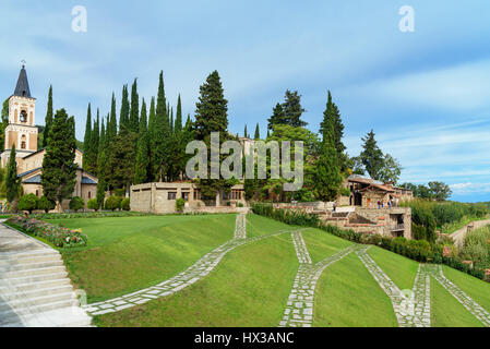 Sighnaghi, Géorgie - envoyé 16, 2016 : Monastère de Saint Nino à Bodbe. Cathédrale a été construite au IV siècle, sur le tombeau de sainte Nino. Sighnaghi. Kakheti Banque D'Images