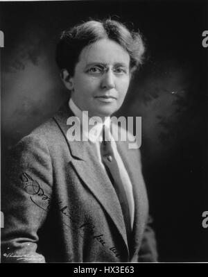 Portrait de femme médecin américain et expert en santé publique Sara Josephine Baker, 1922. Banque D'Images