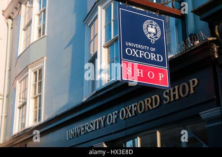 L'Université d'Oxford Shop sur High Street, Oxford, United Kingdom Banque D'Images