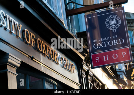 L'Université d'Oxford Shop sur High Street, Oxford, United Kingdom Banque D'Images