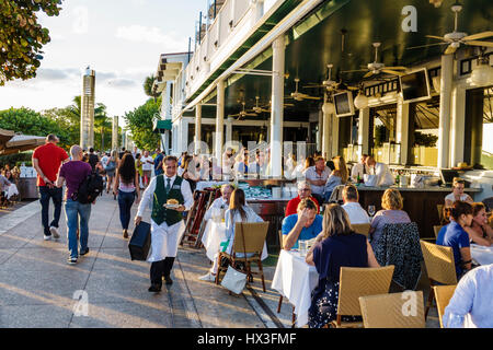 Miami Beach Florida, South Pointe Park, parc public, promenade, Smith & Wolensky, restaurant restaurants restauration café cafés, dîner, terrasse extérieure trottoir o Banque D'Images