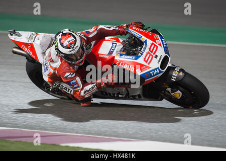 Losdail Circuit International, le Qatar. 24Th Mar, 2017. Jorge Lorenzo qui fait de la Ducati pour Ducati Team au cours de la deuxième séance d'essais libres au cours de l'Qatar Grand Prix. Crédit : Tom Morgan/Alamy Live News Banque D'Images