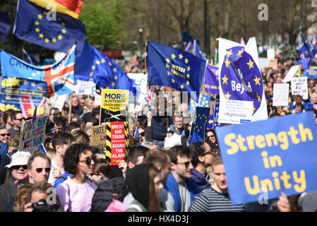 Une marche a eu lieu à Londres pour manifester contre le "Brexit" et l'article 50 - le retrait du Royaume-Uni de l'Union européenne Banque D'Images