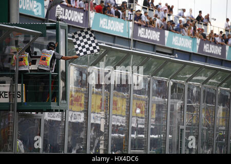 Melbourne, Australie. Mar 25, 2017. Sport Automobile : Championnat du Monde de Formule 1 de la FIA 2017, Grand Prix d'Australie, finition drapeau, Zielflagge | Conditions de crédit dans le monde entier : dpa/Alamy Live News Banque D'Images