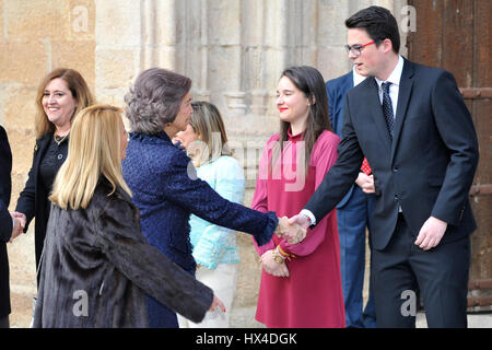 La Reine Sofia pendant le concert inaugural du quatrième cycle de musique de chambre des villes du patrimoine mondial dans la Cathédrale Santa María de Caceres. 03/24/2017 Banque D'Images