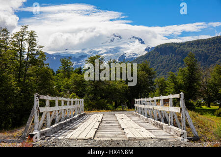 Route de la 'Cerro Tronador'. Le Parc National Nahuel Huapi, Bariloche, Argentine. Banque D'Images