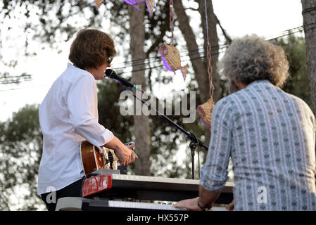 Barcelone - 4 JUIL : Nacho Vegas (musicien) effectue à Vida Festival le 4 juillet 2015 à Barcelone, Espagne. Banque D'Images