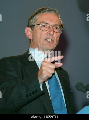 NORMAN FOWLER MP SHADOW ENVIRONNEMENT Transports 16 octobre 1997 Banque D'Images