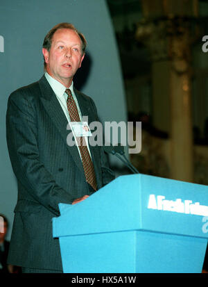 ARCHIE HAMILTON MP PRÉSIDENT DU COMITÉ 1922 15 octobre 1997 Banque D'Images