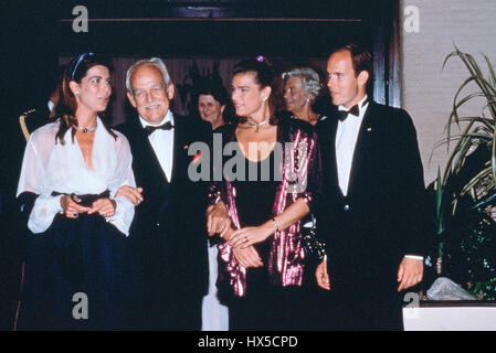La PRINCESSE CAROLINE Prince Rainier III LA PRINCESSE STEPHANE & PRINCE ALBERT MONACO Famille royale 01 mai 1995 Banque D'Images