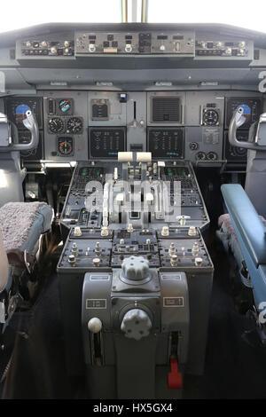 Cockpit d'un avion bimoteur twin Banque D'Images