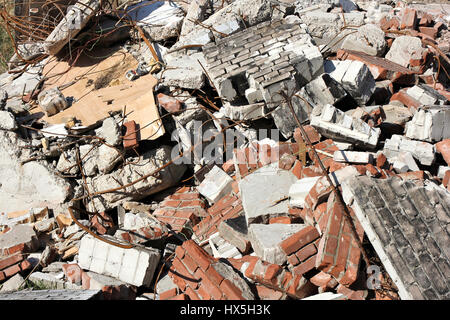 Gravats de démoli une maison d'habitation Banque D'Images