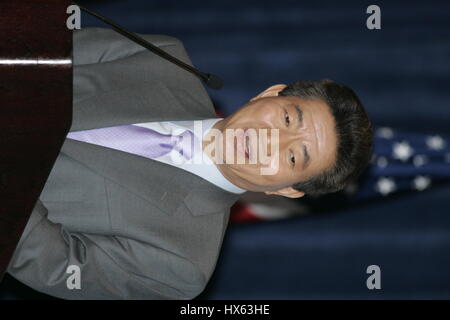 ROH Moo-hyun, PRÉSIDENT DE LA CORÉE DU SUD 12 Novembre 2004 ST. REGIS HOTEL CENTURY CITY LOS ANGELES USA Banque D'Images