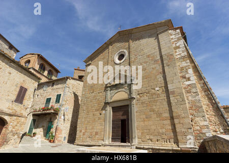 L'église de Santi Stefano e degna à Castiglione D'Orcia, près de Sienne, en Toscane, Italie. Banque D'Images