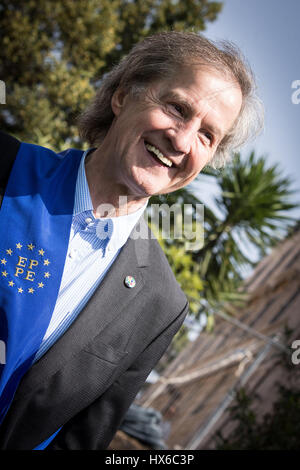 Rome, Italie. Mar 25, 2017. Un rassemblement pour la marche pour pour l'Europe sur la Piazza Crédit : Andrea Ronchini/Pacific Press/Alamy Live News Banque D'Images