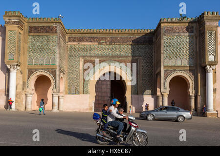 Meknes, Maroc. Bab Mansour, construit 1672-1732. Banque D'Images