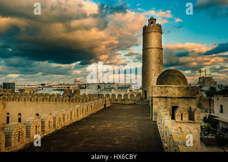 Vue depuis les remparts de la forteresse de Ribat de Sousse en Tunisie. Banque D'Images