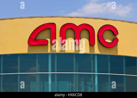 Indianapolis - Circa Juin 2016 : Du cinéma AMC Emplacement. Cinéma AMC est une chaîne de cinéma américain III Banque D'Images