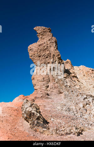 L'un des nombreux grands rochers à Los Roques de Garcia à Tenerife, Espagne. Banque D'Images