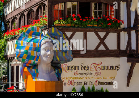 'Un tour de Terre Jaczowa 2007 par Zuzana sculpture, art de la rue, Strasbourg, Alsace, France Banque D'Images