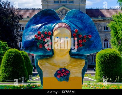 'Rose-Marianne, la Rosière du Kochersberg' sculpture par Jean Noël 2007, l'Art de la rue, Strasbourg, Alsace, France Banque D'Images