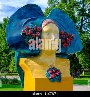 'Rose-Marianne, la Rosière du Kochersberg' sculpture par Jean Noël 2007, l'Art de la rue, Strasbourg, Alsace, France Banque D'Images