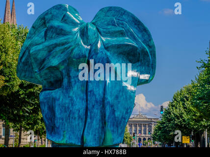 'Rose-Marianne, la Rosière du Kochersberg' sculpture par Jean Noël 2007, l'Art de la rue, Strasbourg, Alsace, France Banque D'Images