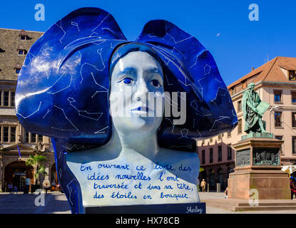 'Une Alsacienne dans le cosmos par Sherley Freudenreich sculptures' 2016, l'Art de la rue, Strasbourg, Alsace, France Banque D'Images