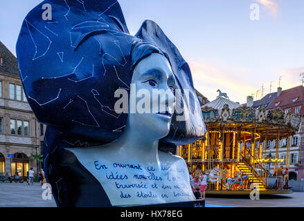 'Une Alsacienne dans le cosmos par Sherley Freudenreich sculptures' 2016, l'Art de la rue, Strasbourg, Alsace, France Banque D'Images