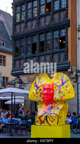 'Cerf-tête' sculpture de Marc Felten, 2016 L'Art de la rue, Strasbourg, Alsace, France Banque D'Images