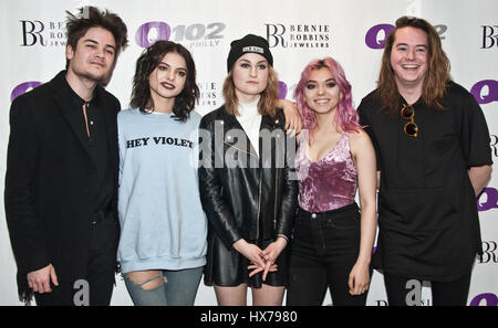 Bala Cynwyd, PA, USA. 23 mars, 2017. American Pop Rock Band Hey Visite Violet Q102's Performance Theatre. Banque D'Images