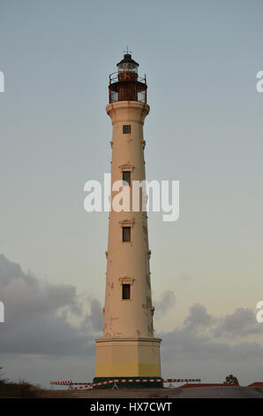 Vue imprenable sur le Phare California en Noord Aruba. Banque D'Images