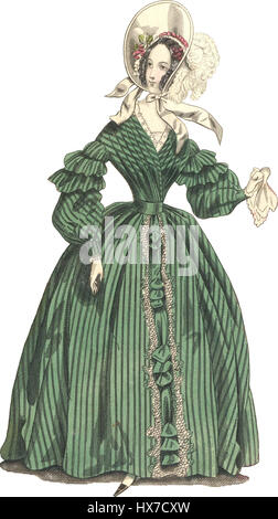 Une robe pelisse en soie rayée, robe de matinée, datant de 1838, présentant un corsage haut, des manches demi-larges et un chapeau en velours blanc orné de fleurs et d’un bouquet de saules marabous. Banque D'Images