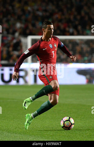 Portugal, Lisbonne, le 25 mars 2017 - DU MONDE : PORTUGAL x HONGRIE - Cristiano Ronaldo en action lors de la Coupe du Monde de la FIFA, Russie 2018 match de qualification du groupe B entre le Portugal et la Hongrie, dans Est‡dio da Luz le 25 mars 2017 à Lisbonne, Portugal. Crédit : Bruno de Carvalho/Alamy Live News Banque D'Images