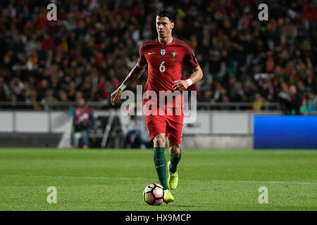 Portugal, Lisbonne, le 25 mars 2017 - DU MONDE : PORTUGAL x HONGRIE - Jose Fonte en action lors de la Coupe du Monde de la FIFA, Russie 2018 match de qualification du groupe B entre le Portugal et la Hongrie, dans Est‡dio da Luz le 25 mars 2017 à Lisbonne, Portugal. Crédit : Bruno de Carvalho/Alamy Live News Banque D'Images