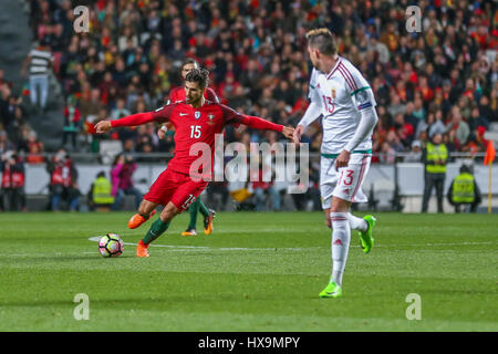 25 mars 2017. Lisbonne, Portugal. Le milieu de terrain du Portugal Andre Gomes (15) pendant la coupe du monde FIFA 2018 qualificateur entre le Portugal et la Hongrie crédit: Alexandre de Sousa/Alay Live News Banque D'Images