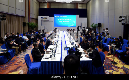 La Chine, la province de Hainan. Mar 26, 2017. Une table ronde des resserrement réunion se tient durant le Forum de Boao pour l'Asie Conférence annuelle en 2017, le sud de la Chine, province de Hainan, 26 mars 2017. Crédit : Yang Guanyu/Xinhua/Alamy Live News Banque D'Images