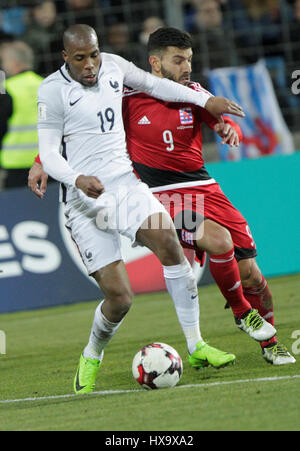 Stade Josy Barthel, Luxembourg, Luxembourg, 2018 Coupe du Monde de football de qualification, le Luxembourg et la France ; Djibril Sidibé, France. 25 Mar, 2017. En action Crédit : Laurent Locevaphotos Lairys/agence/Alamy Live News Banque D'Images