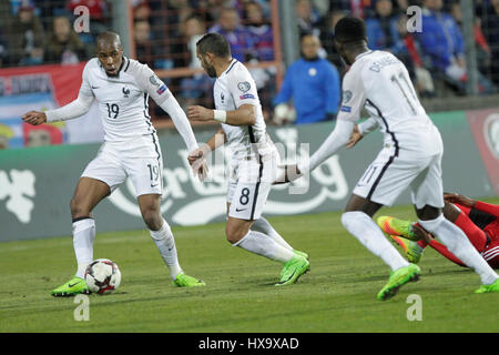 Luxembourg, Luxembourg. Mar 25, 2017. 25 mars 2017, Stade Josy Barthel, Luxembourg, Luxembourg, 2018 Coupe du Monde de football de qualification, le Luxembourg et la France ; Djibril Sidibé, Dimitri Payet et Ousmane Dembélé France Crédit : Laurent Locevaphotos Lairys/agence/Alamy Live News Banque D'Images