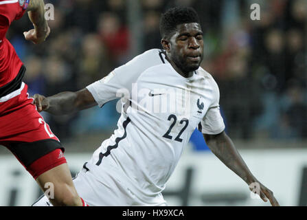 Stade Josy Barthel, Luxembourg, Luxembourg, 2018 Coupe du Monde de football de qualification, le Luxembourg et la France ; Samuel Umtiti, France. 25 Mar, 2017. En action Crédit : Laurent Locevaphotos Lairys/agence/Alamy Live News Banque D'Images