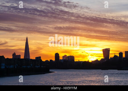 Magnifique coucher de soleil à Londres Angleterre Royaume-Uni UK Banque D'Images