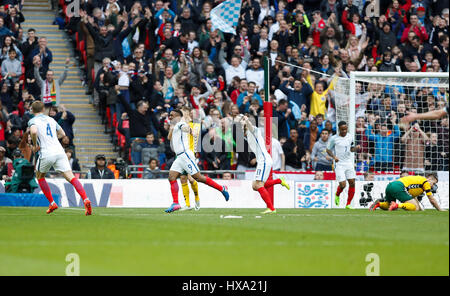 Londres, Royaume-Uni. Mar 26, 2017. Jermain Defoe (2L) de l'Angleterre célèbre après avoir marqué lors de la Coupe du Monde de football Groupe européen de qualification F match entre l'Angleterre et la Lituanie au stade de Wembley à Londres, Angleterre le 26 mars 2017. L'Angleterre a gagné 2-0. Credit : Han Yan/Xinhua/Alamy Live News Banque D'Images