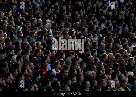 Londres, Royaume-Uni. Mar 26, 2017. Les spectateurs sont représentés dans les stands lors de la Coupe du Monde de football Groupe européen de qualification F match entre l'Angleterre et la Lituanie au stade de Wembley à Londres, Angleterre le 26 mars 2017. L'Angleterre a gagné 2-0. Credit : Han Yan/Xinhua/Alamy Live News Banque D'Images