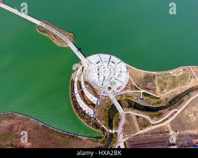 Qingdao, Qingdao, Chine. Mar 26, 2017. Vue aérienne de Jinniu Lake à Liaocheng, la Chine de l'est la province du Shandong, le 26 mars, 2017. Crédit : SIPA Asie/ZUMA/Alamy Fil Live News Banque D'Images