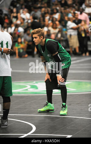 Justin Bieber chanteur assiste à la célébrité de l'image-objet jeu de basket-ball au cours de l'expérience au PARI 2014 A.L. Vivre le 28 juin 2014 à Los Angeles, Californie. Banque D'Images