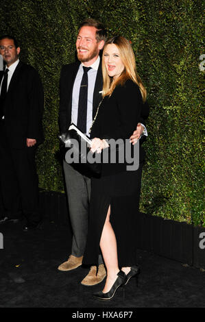 Drew Barrymore et mari Kopelman assister au dîner Chanel pour la libération de Drew Barrymore's Photo livre 'le trouver dans tout' chez Chanel le 14 janvier 2014 à Beverly Hills, Californie Banque D'Images