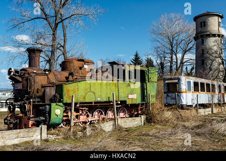 Rusty abandonnés dans le moteur à vapeur à l'impasse de la gare provinciale Banque D'Images