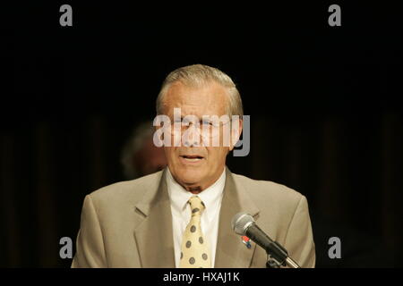 DONALD RUMSFELD, SECRÉTAIRE AMÉRICAIN DE LA DÉFENSE 04 août 2005 Beverly Hilton Hotel BEVERLY HILLS LA USA Banque D'Images